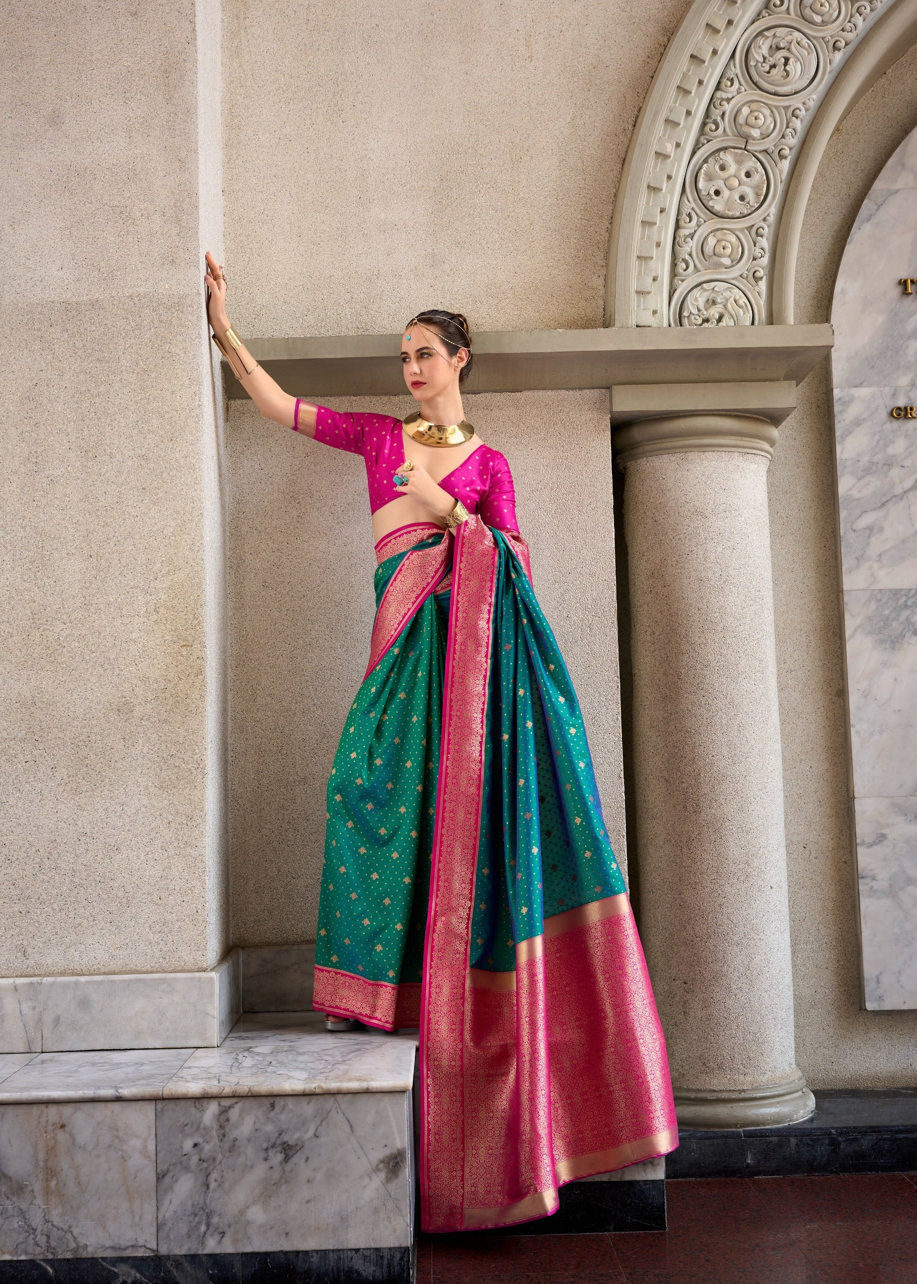 Ethnic Motifs Woven Design Zari Pure Silk Kanjeevaram Saree