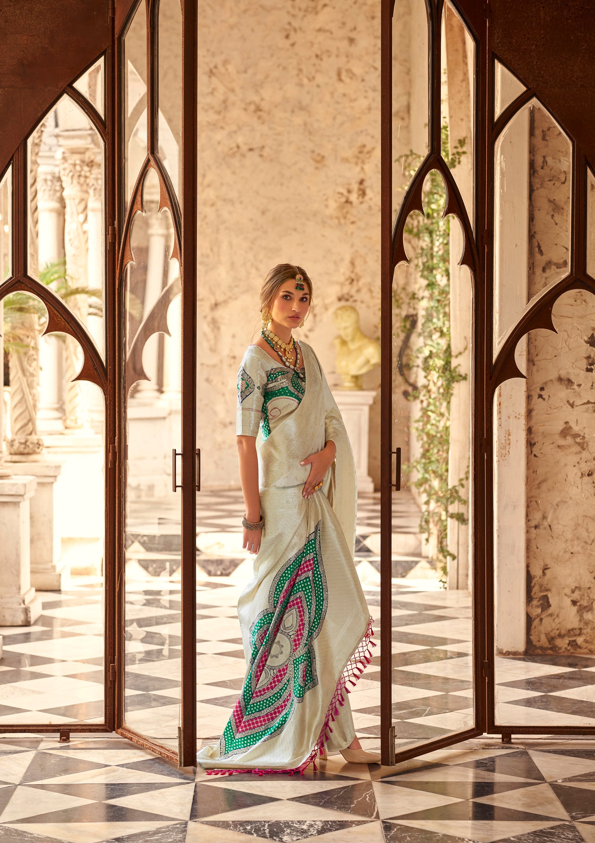 Woven Design Zari Pure Silk Banarasi Saree