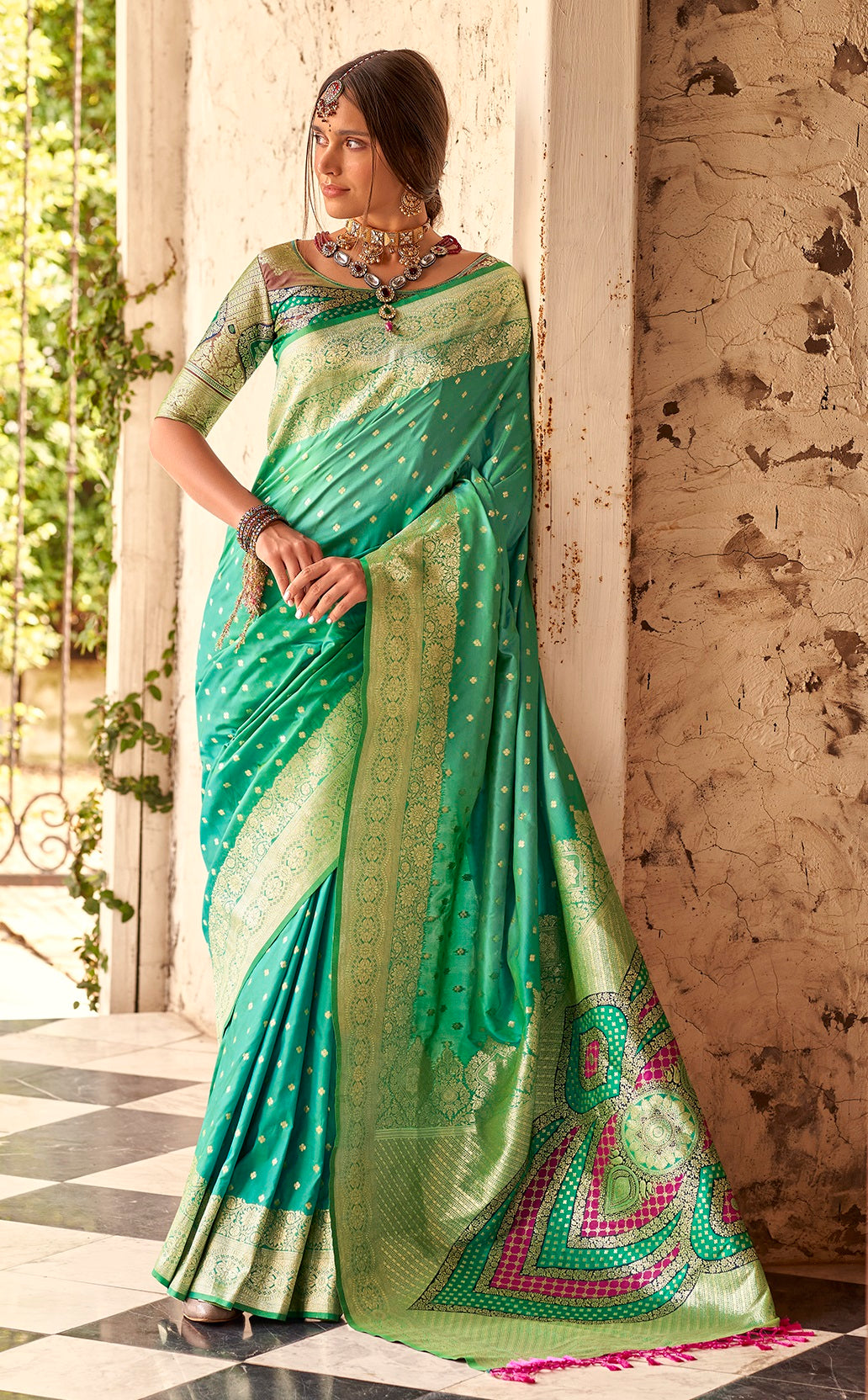 Woven Design Zari Pure Silk Banarasi Saree