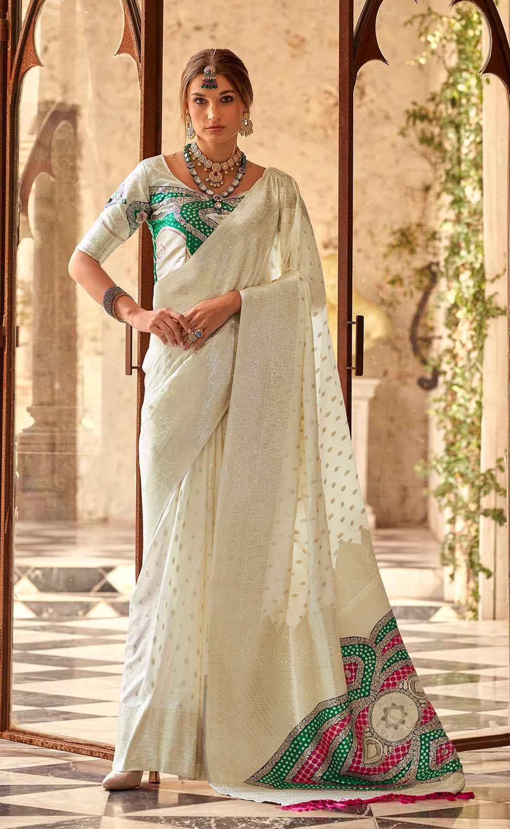 Woven Design Zari Pure Silk Banarasi Saree
