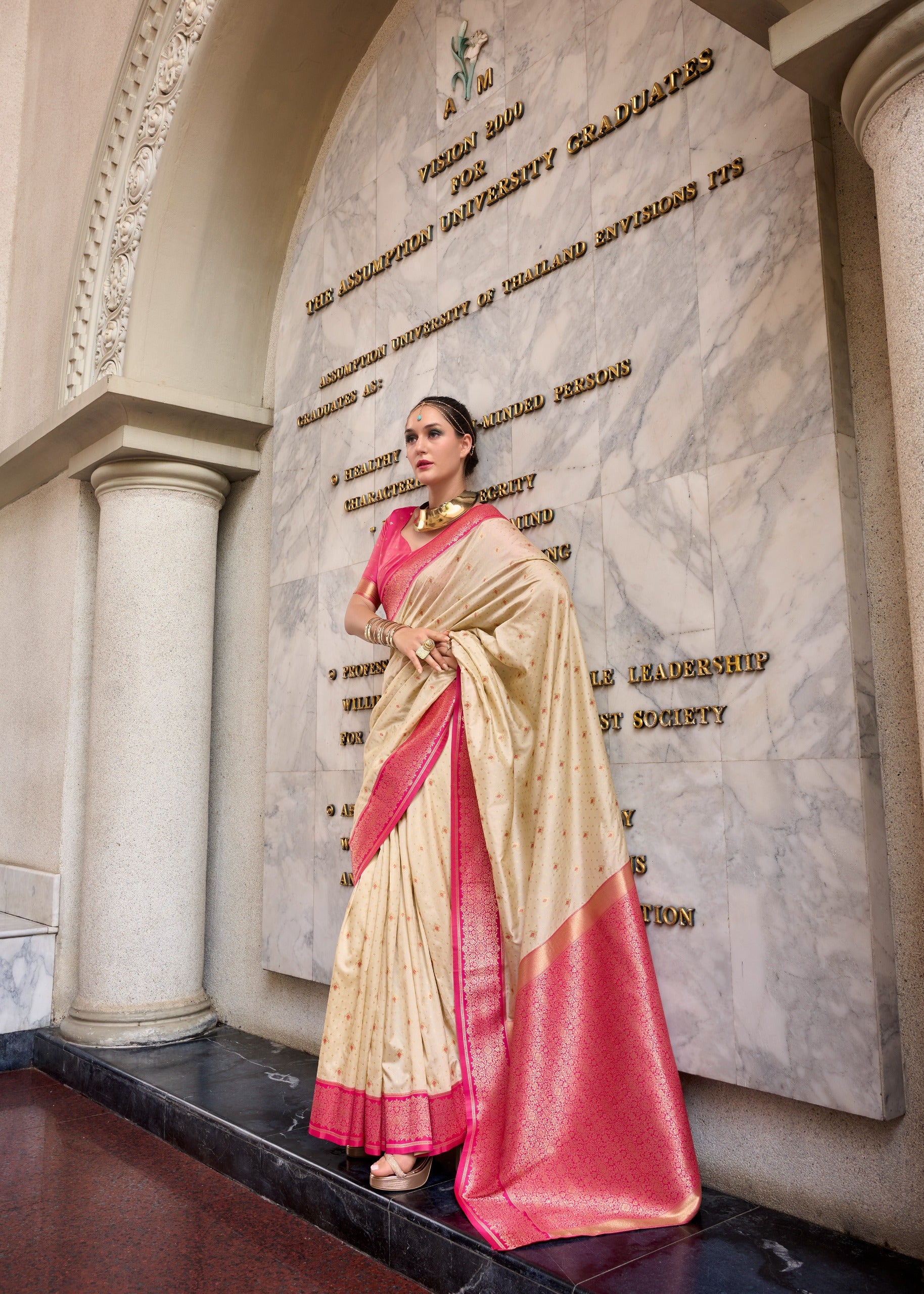 Ethnic Motifs Woven Design Pure Silk Kanjeevaram Saree