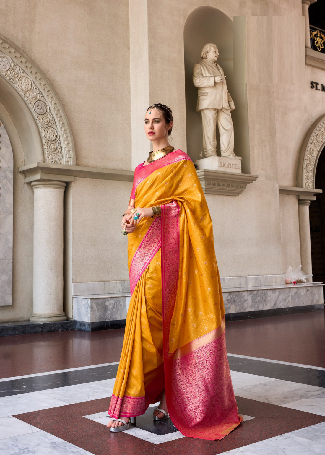 Woven Design Zari Pure Silk Kanjeevaram Saree