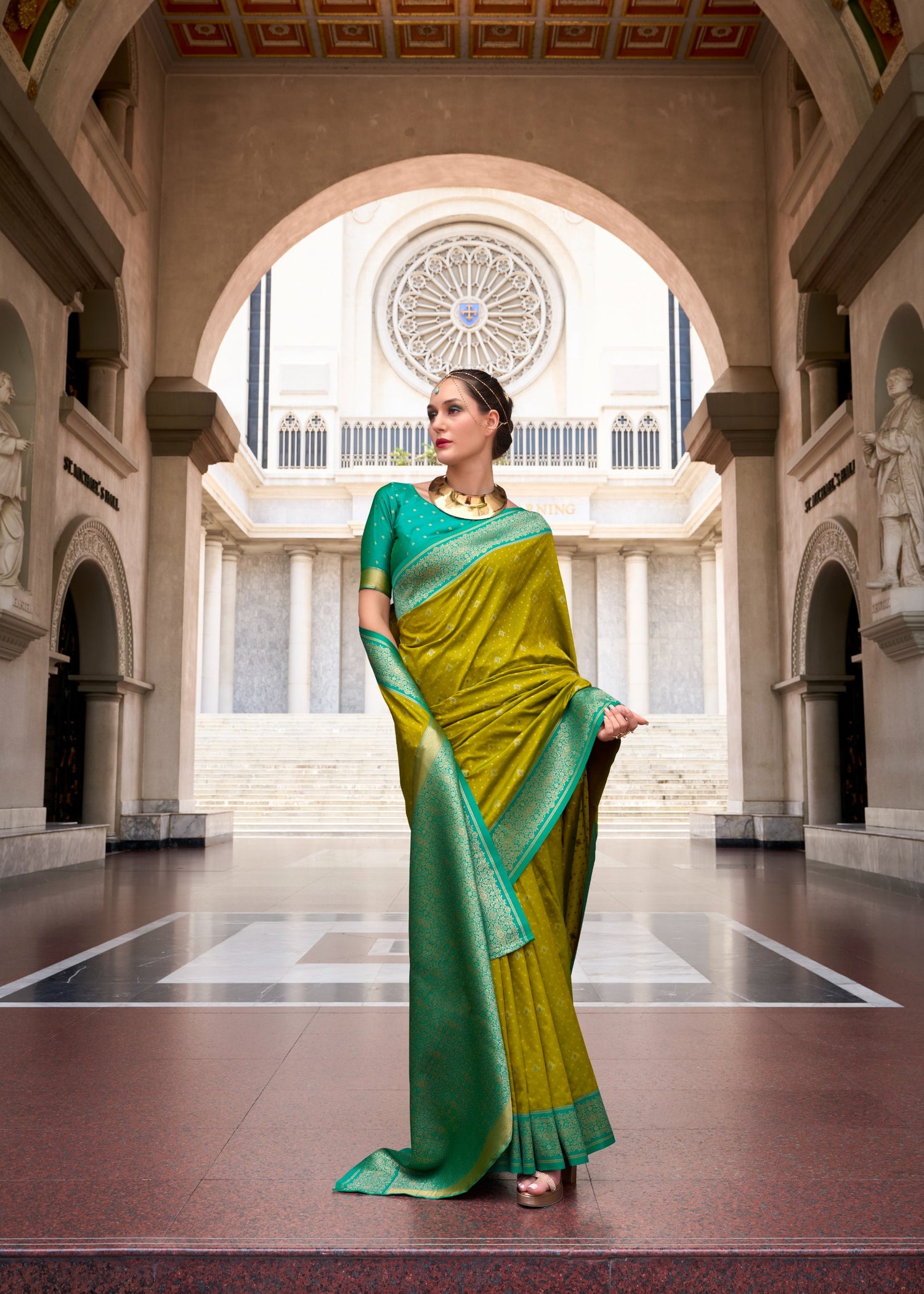 Woven Design Zari Pure Silk Kanjeevaram Saree